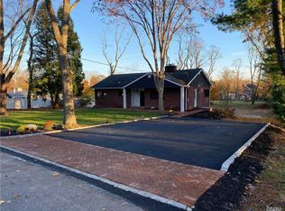34 Orchard Dr, Northport, NY 11768