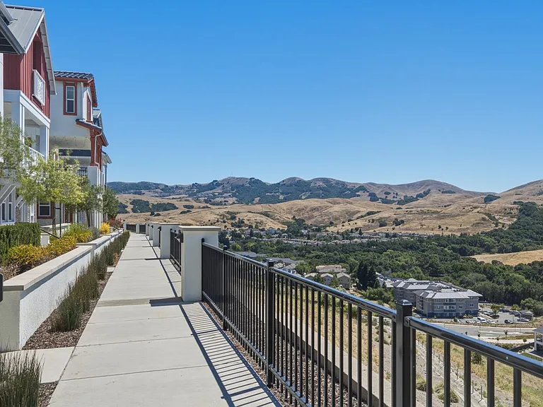 1230 Mateo Miller Cir — Photo 62