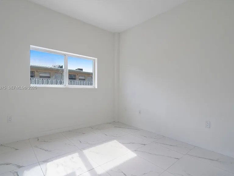 420 SW 7th Ave #201 — Photo 6