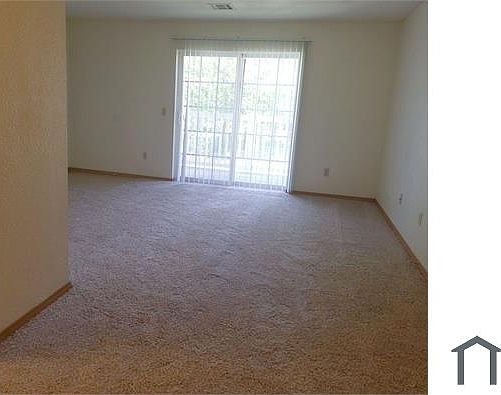 2nd image of 810 E 8th St APT 302