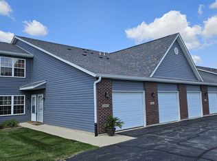 6327 Oak Crest Ln, Loves Park, IL 61111