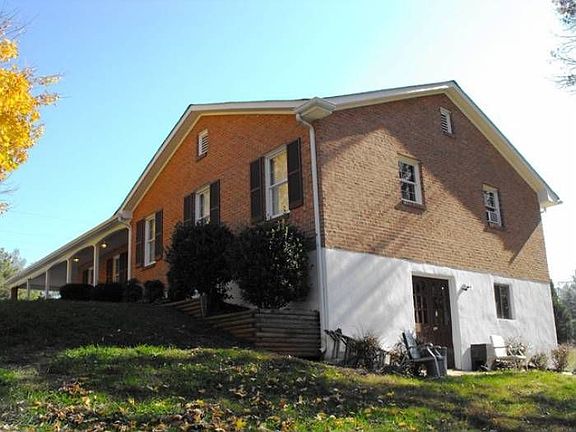 2nd image of 326 S Hillcrest Dr