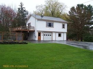 198 Rockville St, Rockport, ME 04856