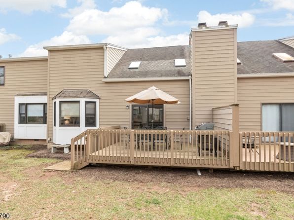 130 Sunrise Dr, Long Hill Twp., NJ 07933