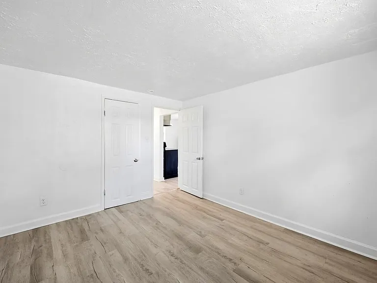 486 Hanley St #A — Photo 5