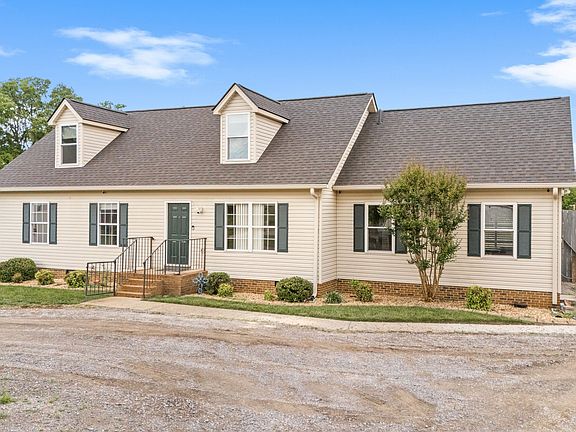 2nd image of 1639 Jarratt Dr