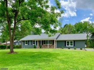 9 Old Farmers Rd, Long Valley, NJ 07853