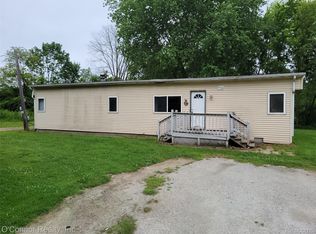 5700 Dove Rd, Smiths Creek, MI 48074