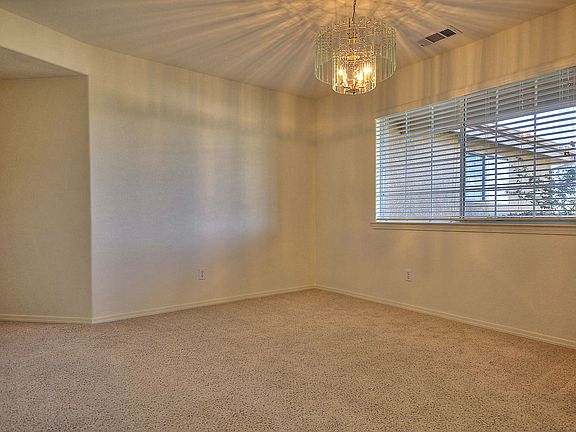 3rd image of 853 Bernita Pl