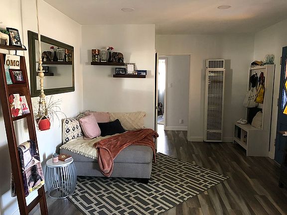 3rd image of 8058 Lemona Ave