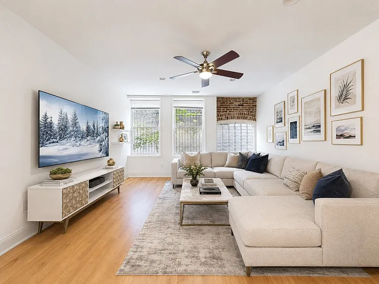 3040 W Stiles St — Photo 3