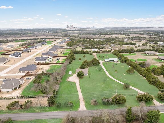 3rd image of 3111 N Walnut Grove Rd