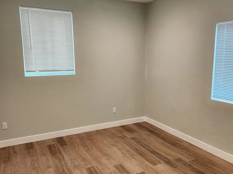 829 Figueroa St — Photo 11