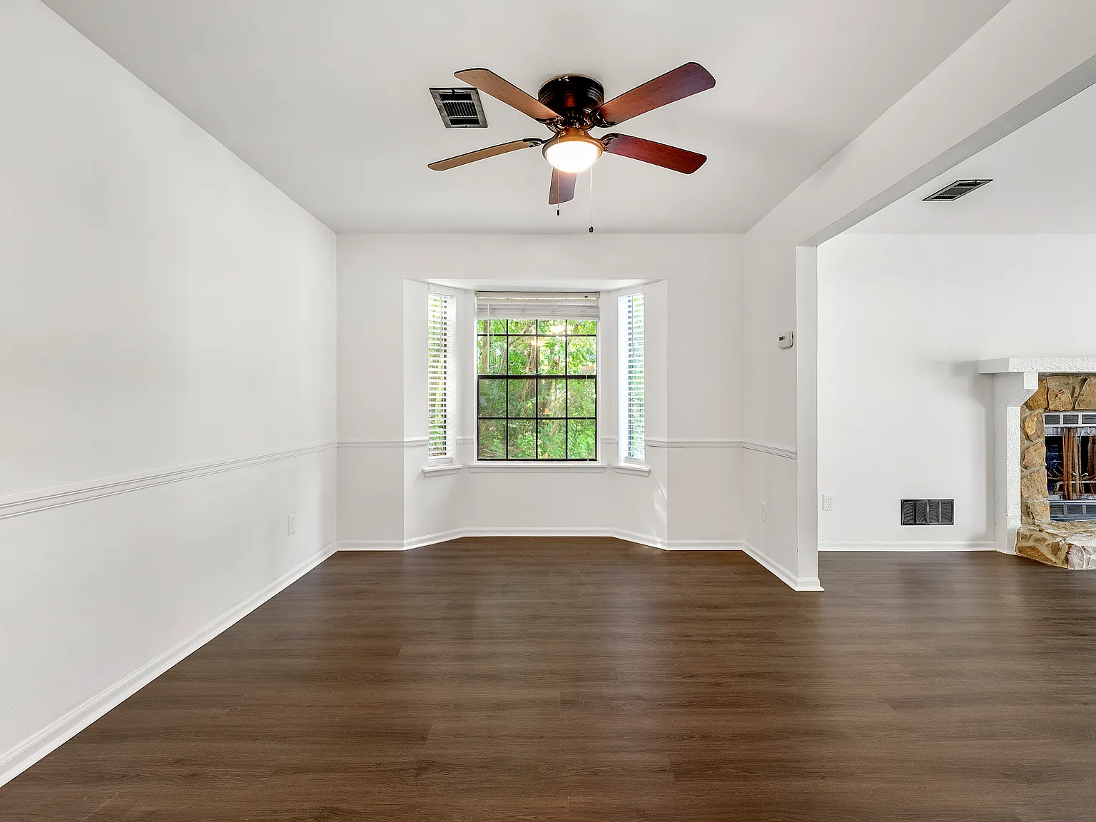 4 bed, 2.5 bath, 1906 sqft, $2,500 — Photo 4