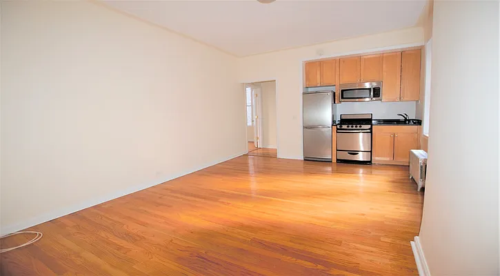 Rented by Manhattan Realty Group | media 10