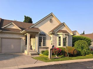 8 Hickory Ct #8, Dearborn Heights, MI 48127