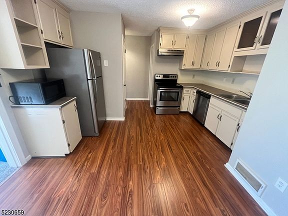 3rd image of 16 Heritage Ln #508