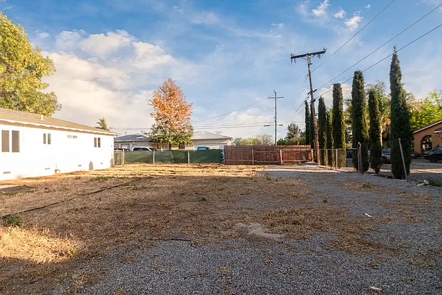 3985 Stanton St — Photo 24