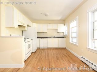 39 Roberts Rd #2R, Cambridge, MA 02138