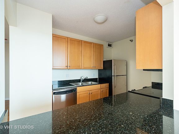 4th image of 400 N Lasalle St APT 3611