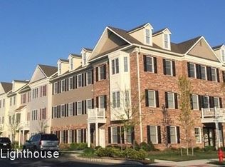 95 Central Ave APT 2K, Metuchen, NJ 08840