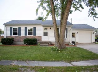 611 Oakwood St, Pinconning, MI 48650