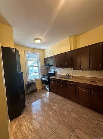 1st image of 4160 Digney Ave
