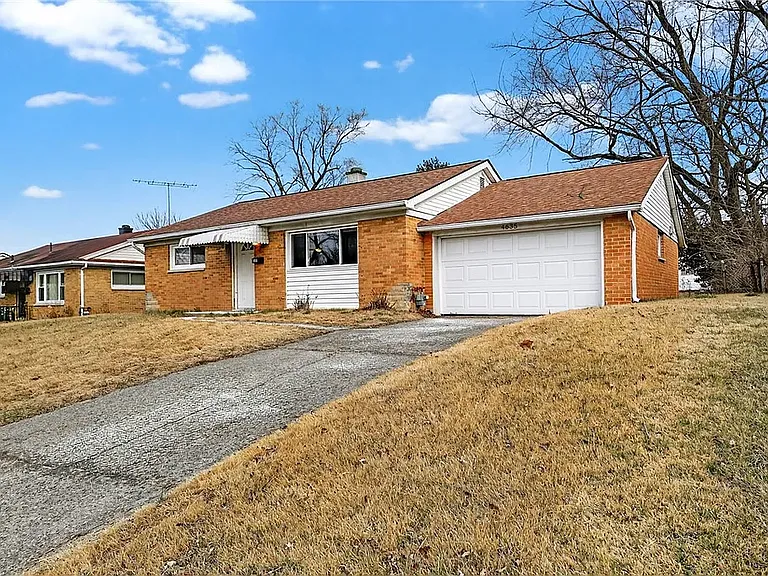 4635 Owens Dr — Photo 2
