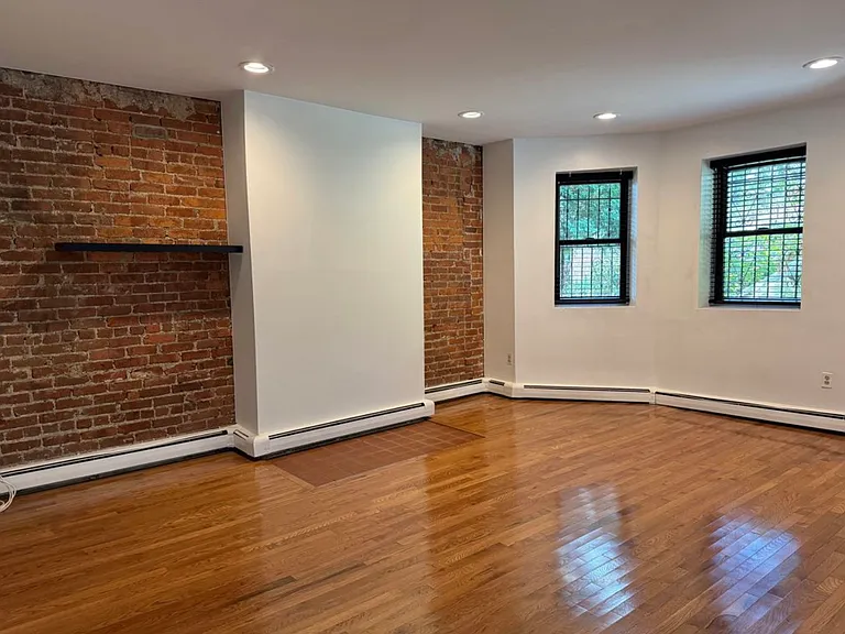 390 Riverway St #2 — Photo 19