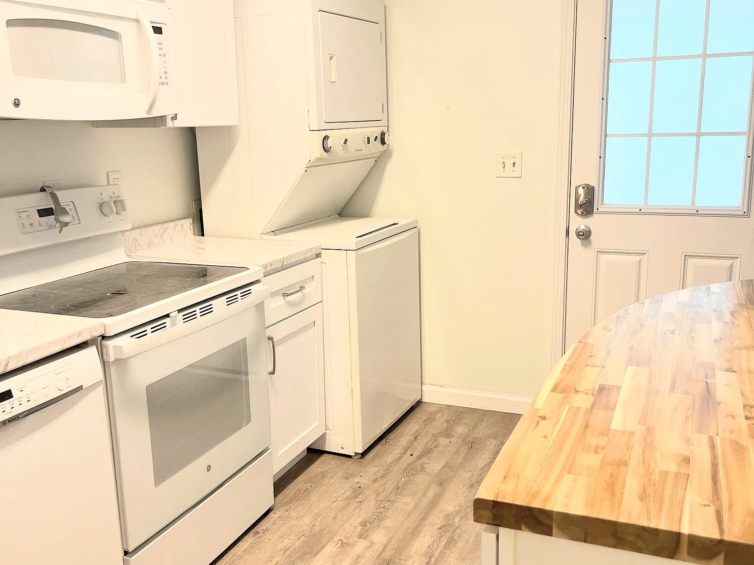 1 bed, 700 sqft, $1,200 — Photo 4