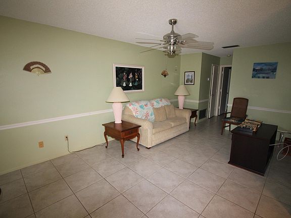 4th image of 16 SE Lake Vista Trl #205