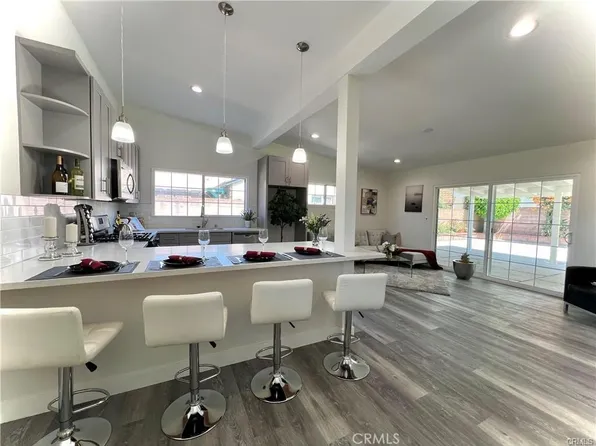 11247 Blythe St, Sun Valley, CA 91352