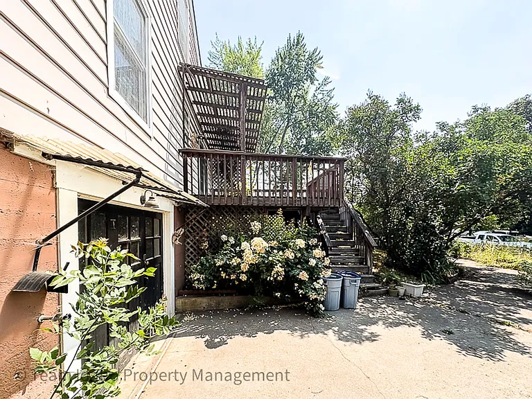 1203 Logan St — Photo 5