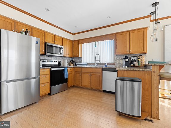 4th image of 103 Beach Plum Dr