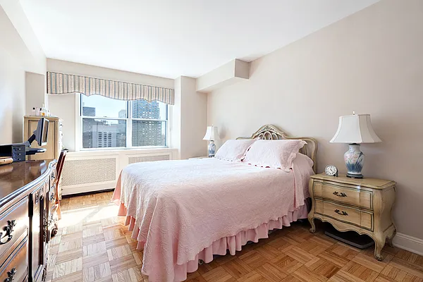 Sold by Compass | media 19