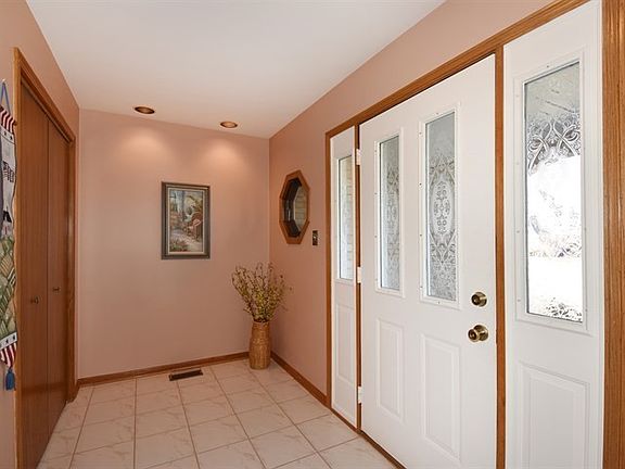 2nd image of 19525 Stonehenge Dr