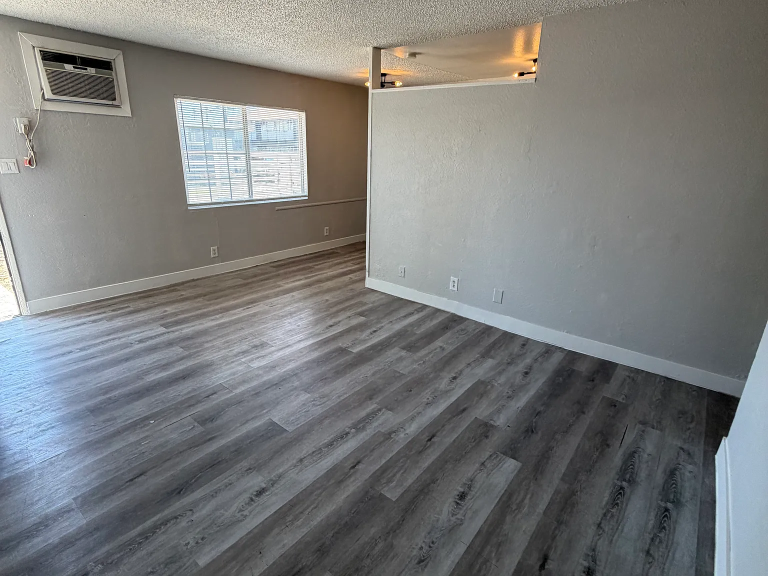 2204 Sunrise Ave — Photo 3
