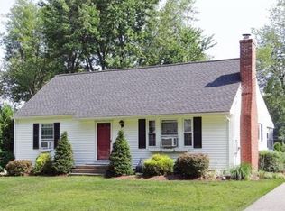 11 Donamor Ln, East Longmeadow, MA 01028