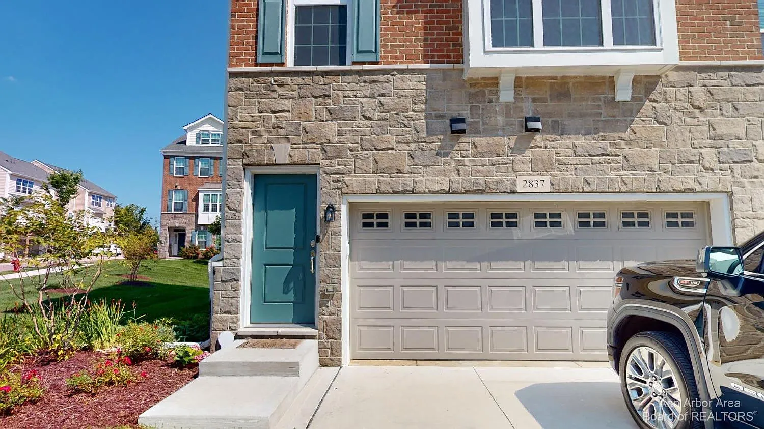 2837 Ridington Rd photo 1
