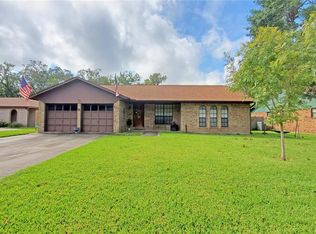 217 Dogwood St, Lake Jackson, TX 77566