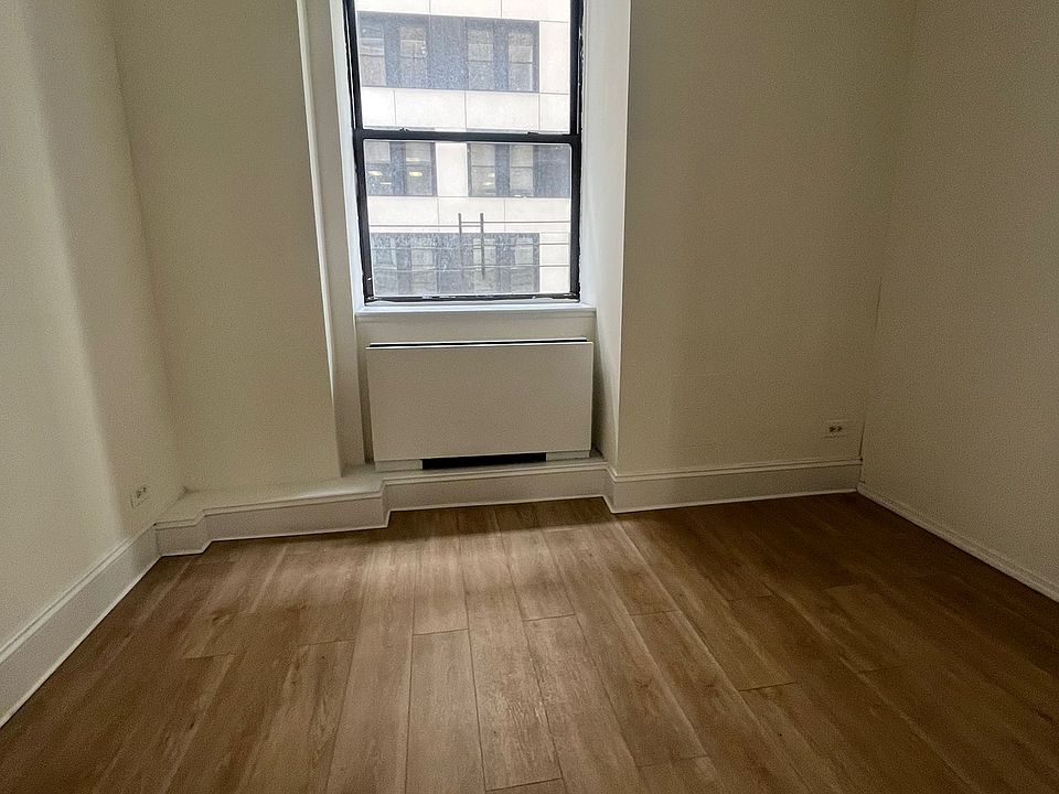 1st image of 50 W 34th St #7C082