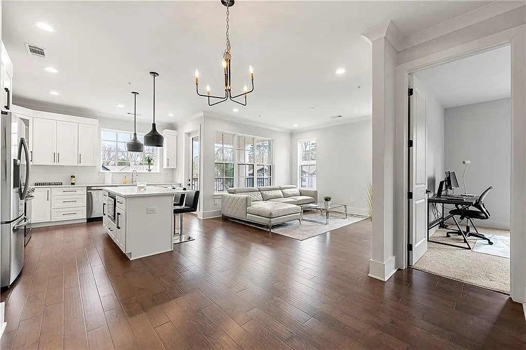 2 bed, 2.0 bath, 1321 sqft, $2,800 — Photo 4