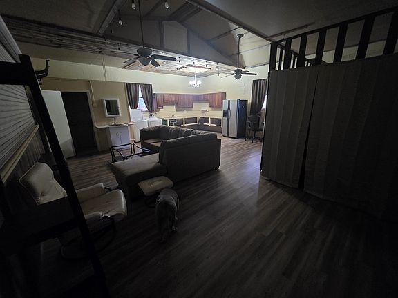 2nd image of 4915 Dorothy Ave