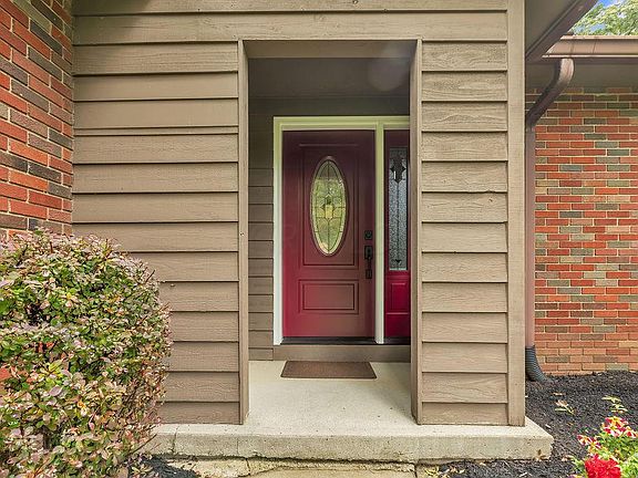 4th image of 1296 Stratford Woods Dr