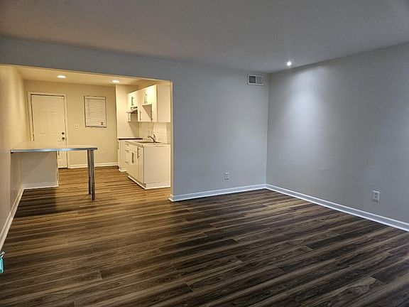 5th image of 3193 E Point St APT 4
