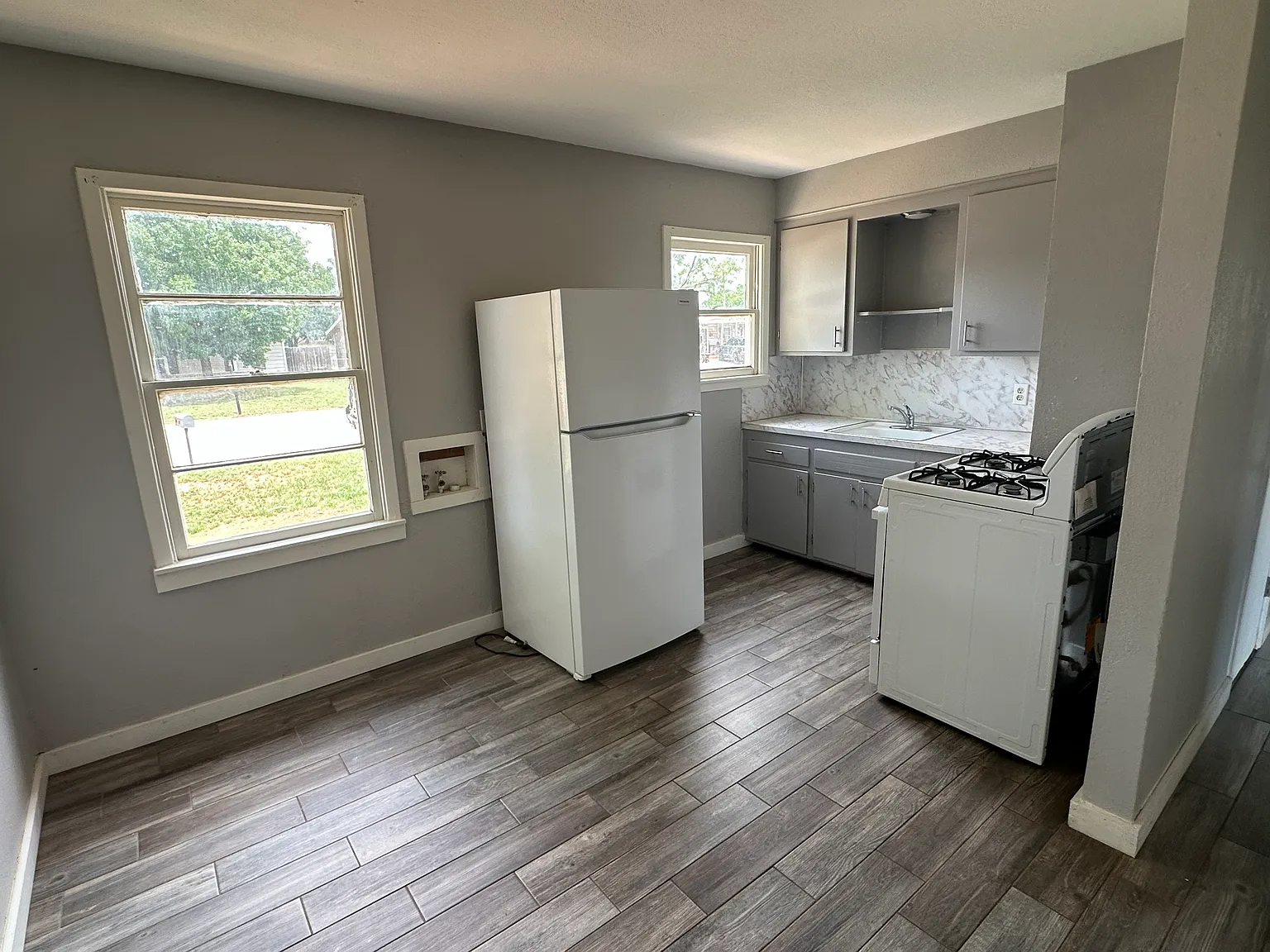 3 bed, 852 sqft, $1,495 — Photo 3