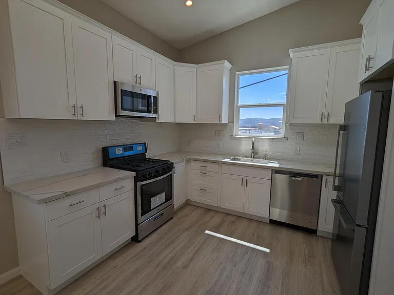616 Tamarack Ln — Photo 12