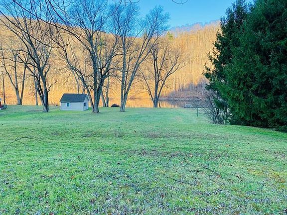 3rd image of 44 Black Bear Ln