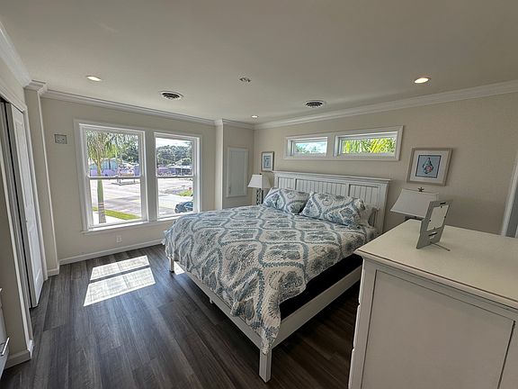 4th image of 2630 NE Pelican Way #21