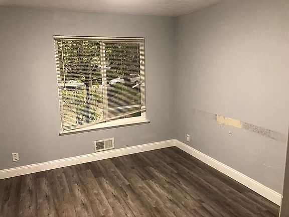 5th image of 940 Mesa Oak Ct #A